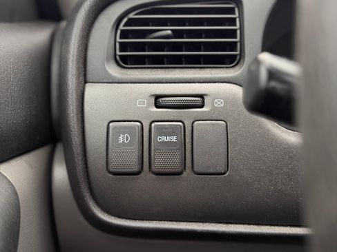 Used 2000 Subaru Legacy L image 25