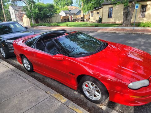 Used 2000 Chevrolet Camaro Z28 w/ Preferred Equipment Group 2 RWD image 10