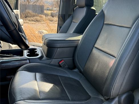 Used 2023 Chevrolet Silverado 2500 LTZ w/ LTZ Convenience Package image 9