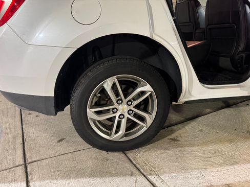 Used 2016 Chevrolet Equinox LTZ w/ Enhanced Convenience Package image 18