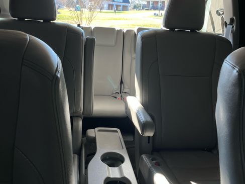 Used 2017 Toyota Highlander XLE image 13