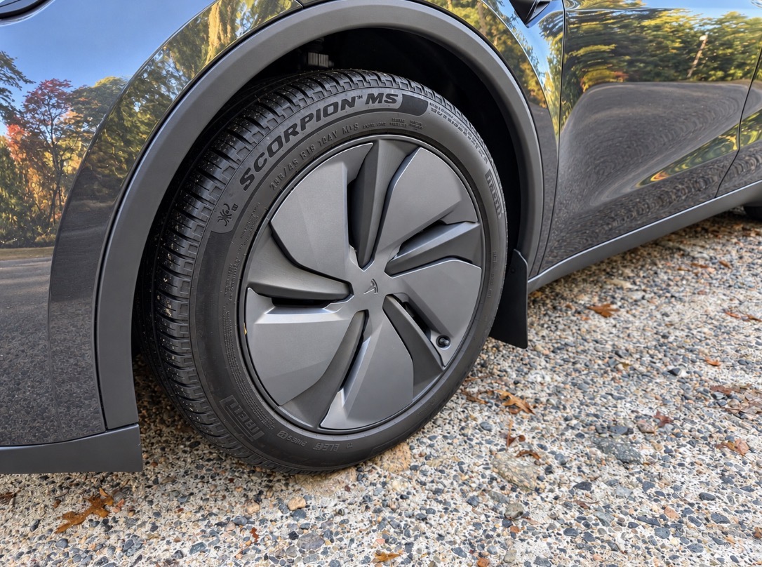 Used 2026 Tesla Model Y AWD image 10