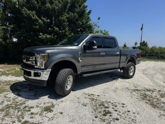 Used 2019 Ford F250 XLT w/ XLT Value Package AWD/4WD image 1