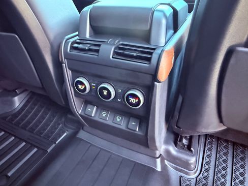 Used 2022 Land Rover Defender 110 X-Dynamic HSE image 18