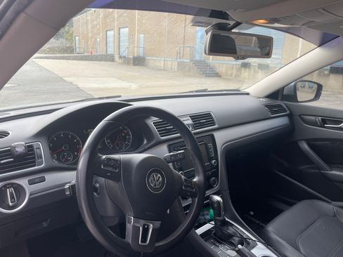 Used 2013 Volkswagen Passat 2.5 SE image 12