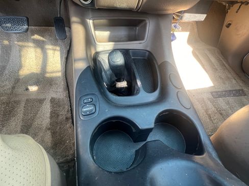 Used 2001 Toyota Sequoia SR5 AWD/4WD image 6