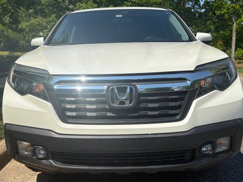 Used 2017 Honda Ridgeline RTL image 2