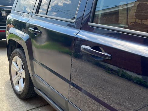 Used 2014 Jeep Patriot Latitude w/ Sun/Sound Group FWD image 16