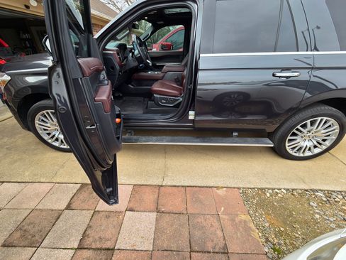 Used 2024 Ford Expedition Max Limited image 20