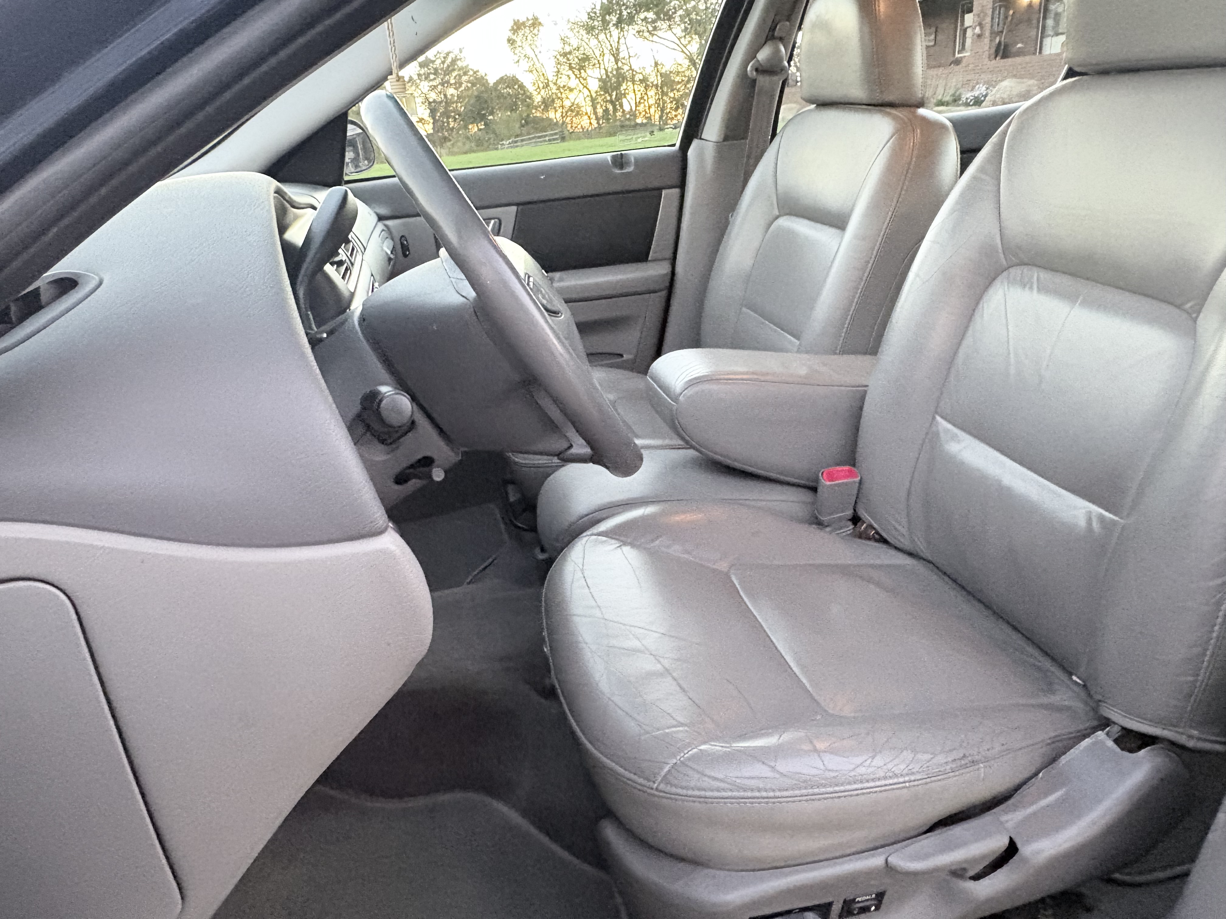 Used 2000 Ford Taurus SEL FWD image 11