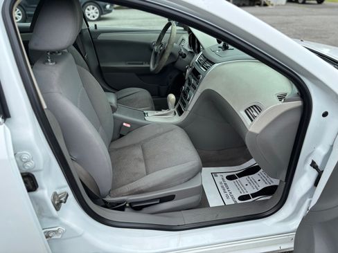 Used 2010 Chevrolet Malibu LS FWD image 14