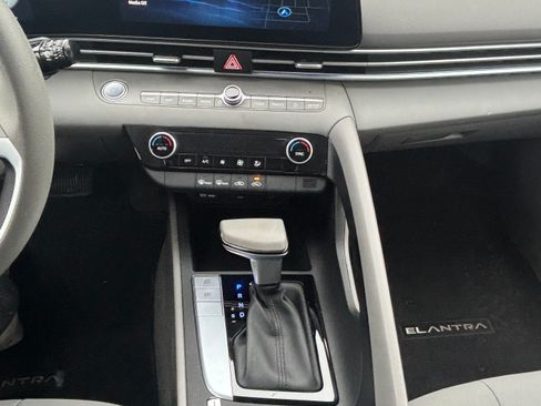 Used 2024 Hyundai Elantra SEL image 20