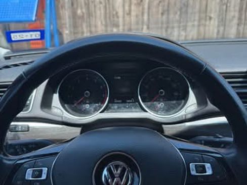 Used 2018 Volkswagen Passat 2.0T SEL Premium image 14