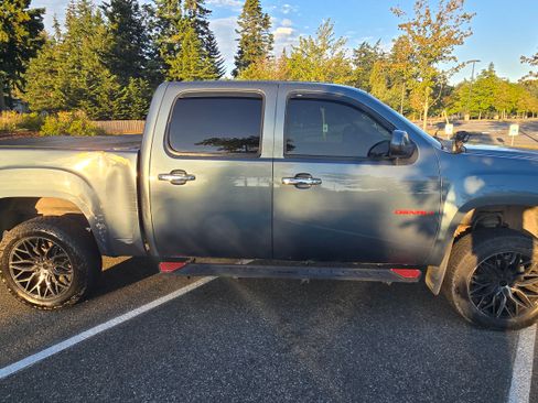 Used 2011 GMC Sierra 1500 Denali AWD/4WD image 4
