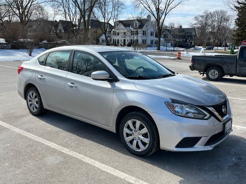Used 2018 Nissan Sentra S image 2