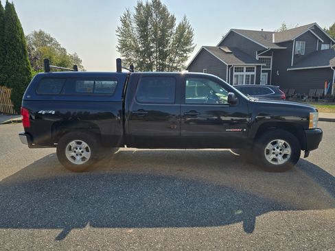 Used 2008 Chevrolet Silverado 1500 LTZ w/ Max Trailering Pack image 5
