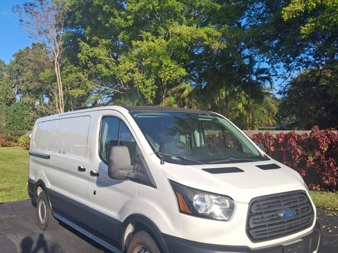 Used 2018 Ford Transit 150 130 Low Roof image 1