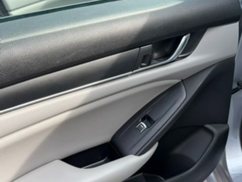 Used 2019 Honda Accord LX image 14