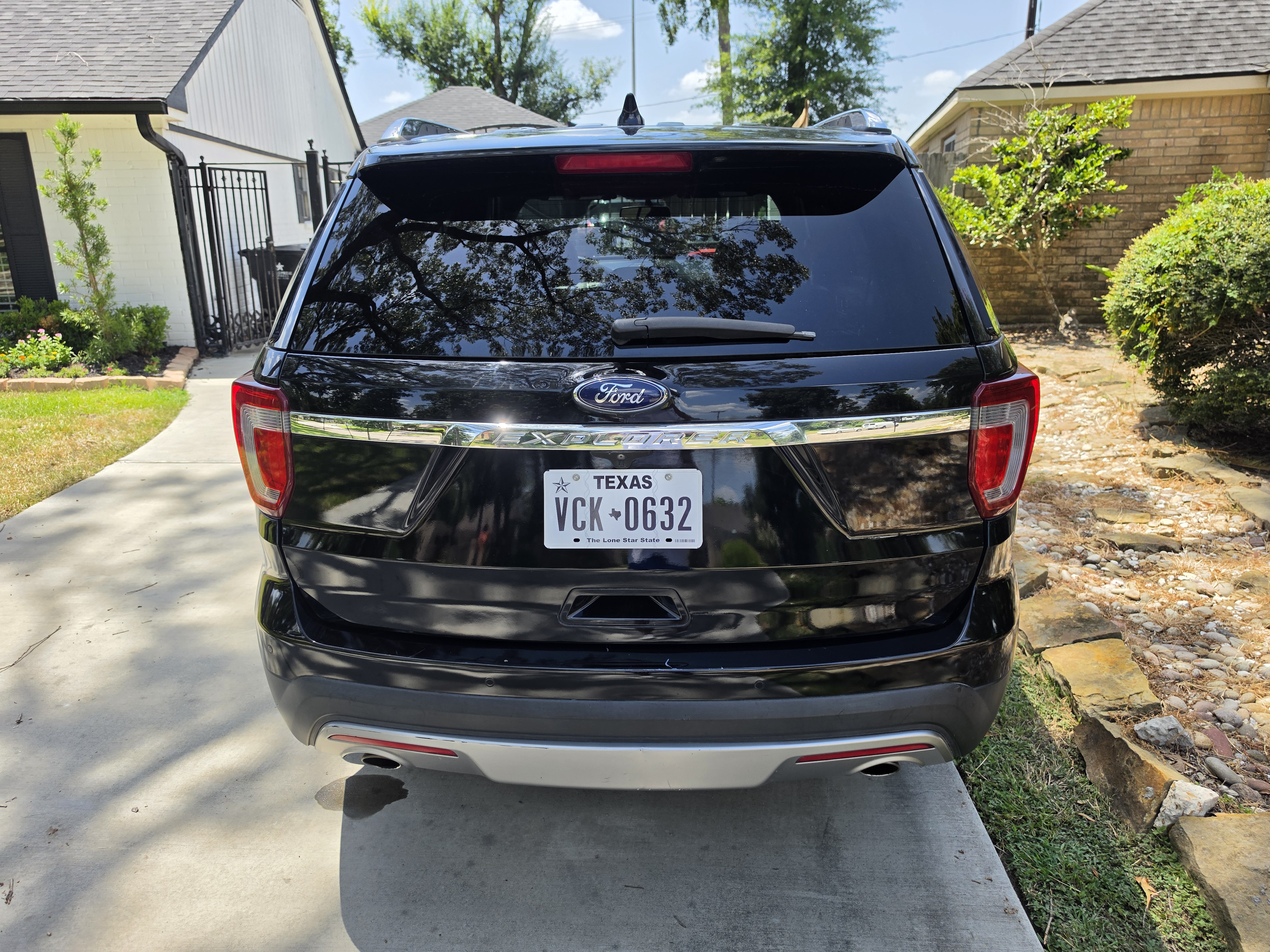 Used 2017 Ford Explorer Limited FWD image 5