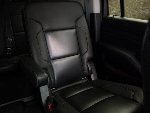 Used 2017 Chevrolet Suburban Premier image 10