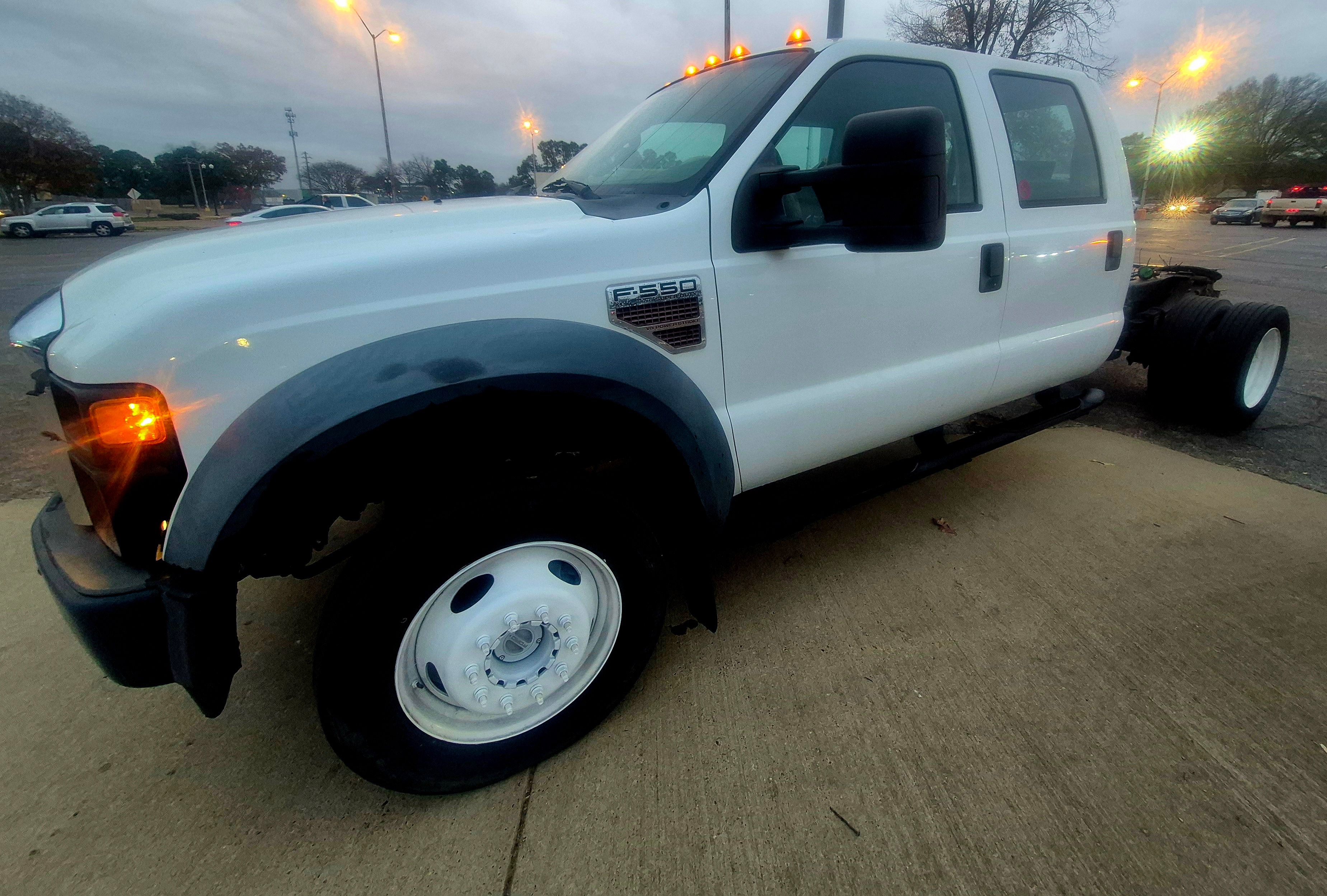 Used 2009 Ford F550 4x4 Crew Cab Super Duty image 4