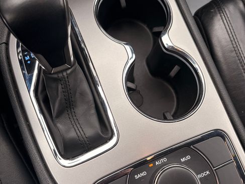 Used 2020 Jeep Grand Cherokee Laredo w/ Quick Order Package 2BN North image 16