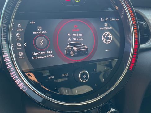 Used 2022 MINI Cooper 4-Door Hardtop image 9