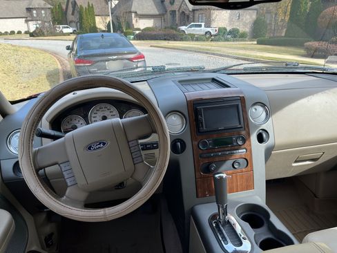 Used 2004 Ford F150 Lariat image 18