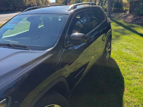 Used 2021 Jeep Cherokee Limited w/ Elite Package image 4