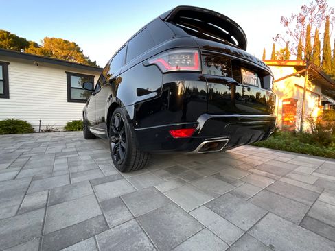 Used 2021 Land Rover Range Rover Sport HSE Silver Edition image 9