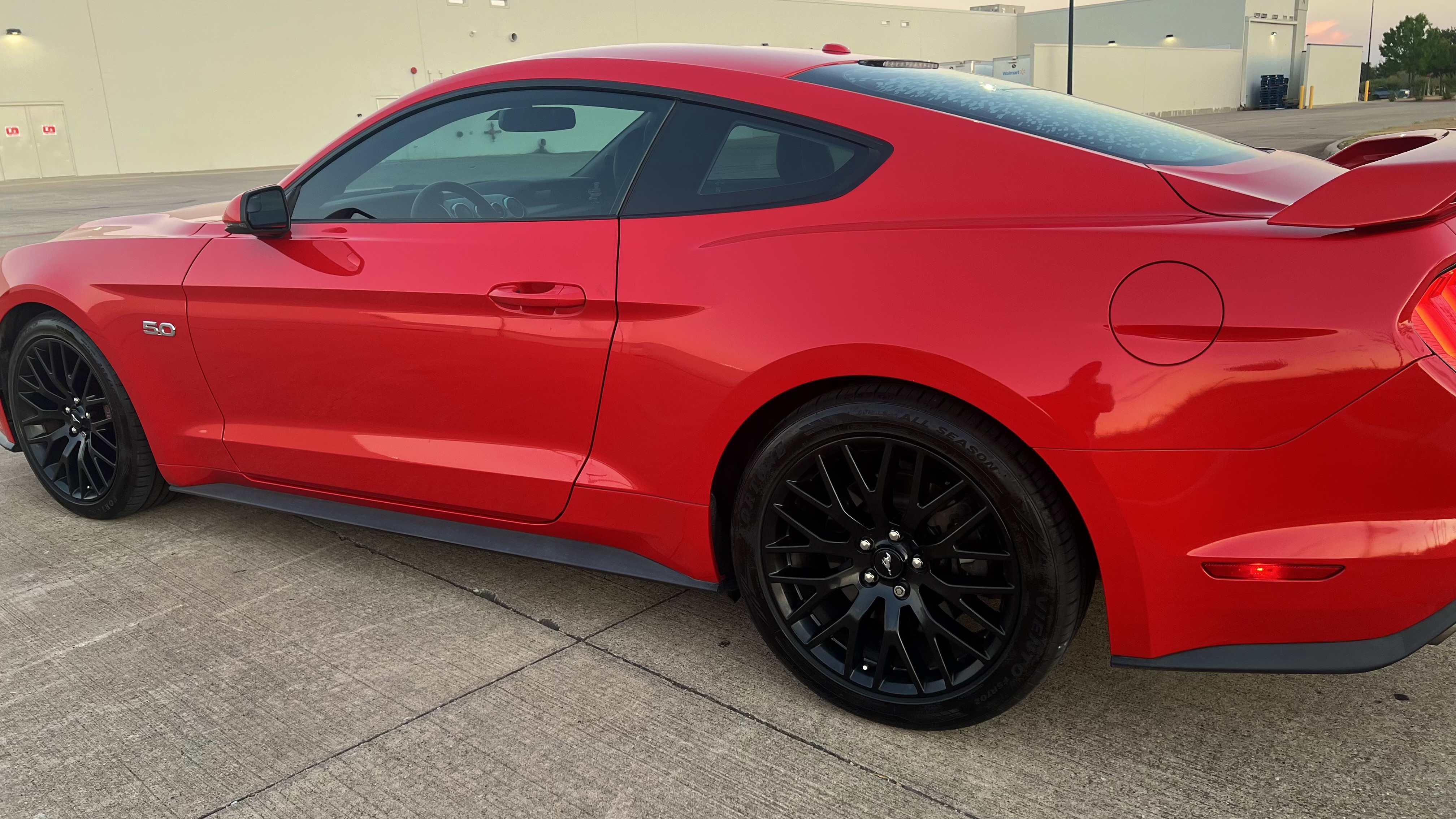 Used 2019 Ford Mustang GT Premium w/ GT Performance Package RWD image 11