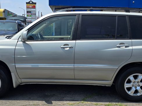 Used 2003 Toyota Highlander Limited image 1