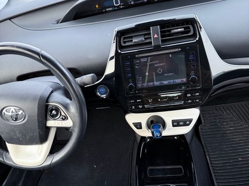 Used 2017 Toyota Prius Prime Plus image 17