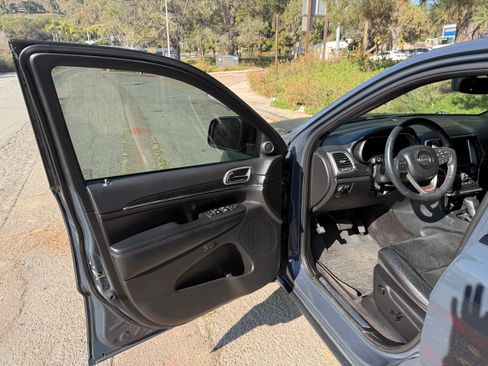 Used 2017 Jeep Grand Cherokee Trailhawk image 27