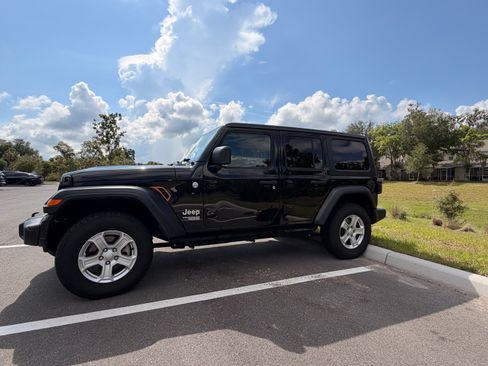 Used 2020 Jeep Wrangler Unlimited Sport S AWD/4WD image 1