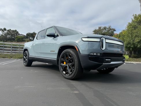 Used 2023 Rivian R1T Adventure AWD/4WD image 9
