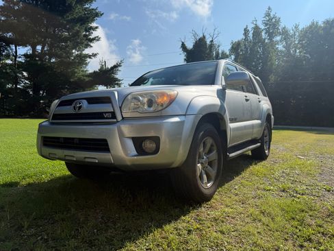 Used 2006 Toyota 4Runner Limited AWD/4WD image 1