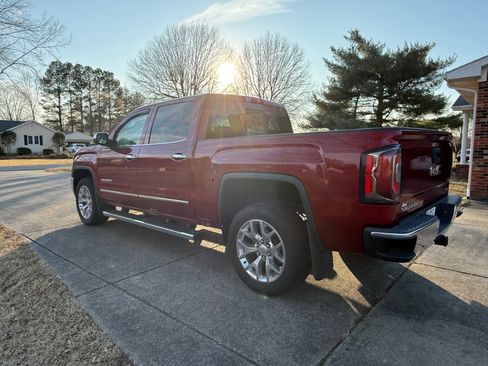 Used 2018 GMC Sierra 1500 SLT image 2