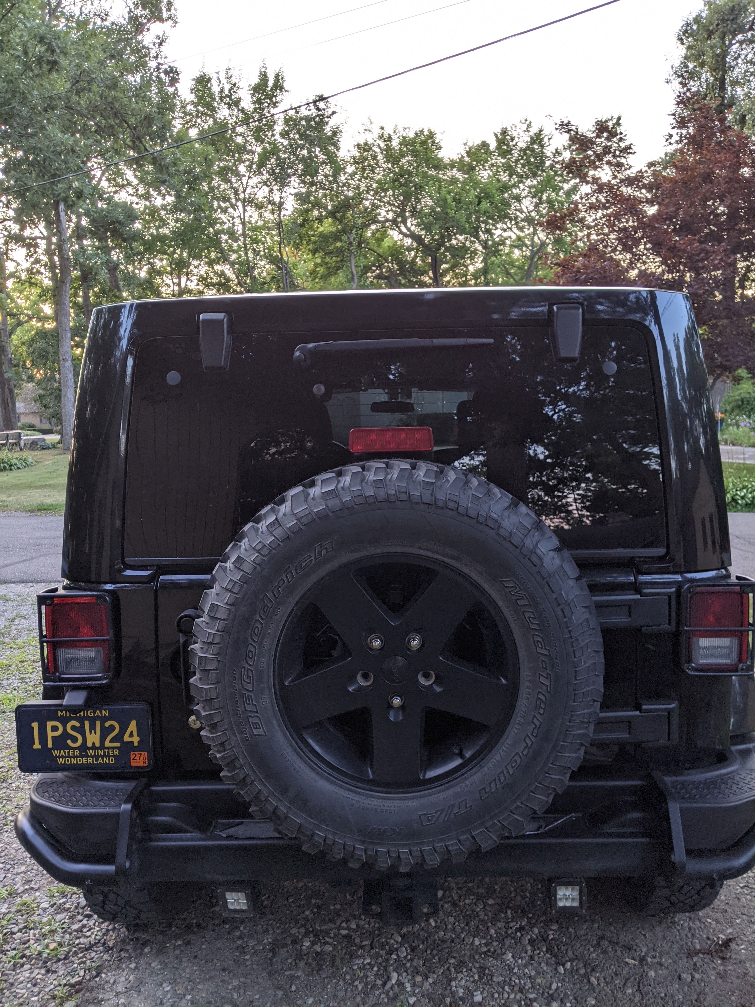 Used 2012 Jeep Wrangler Unlimited Rubicon AWD/4WD image 26