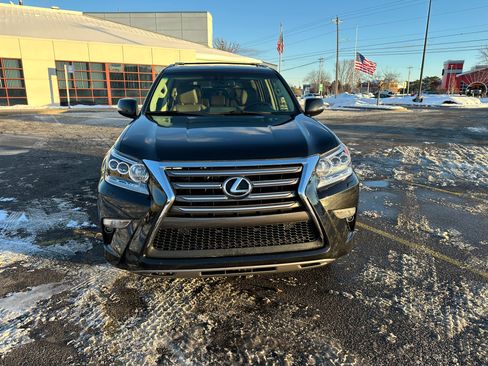 Used 2017 Lexus GX 460 image 2