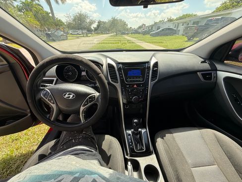 Used 2017 Hyundai Elantra GT FWD image 9