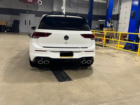 Used 2023 Volkswagen Golf R image 11