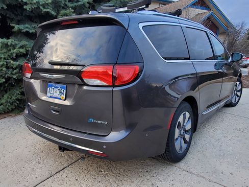 Used 2018 Chrysler Pacifica Limited w/ Advanced Safetytec Group image 5