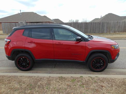 Used 2023 Jeep Compass Trailhawk AWD/4WD image 4