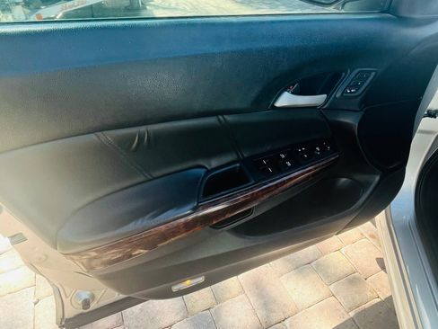 Used 2010 Honda Crosstour EX-L image 10