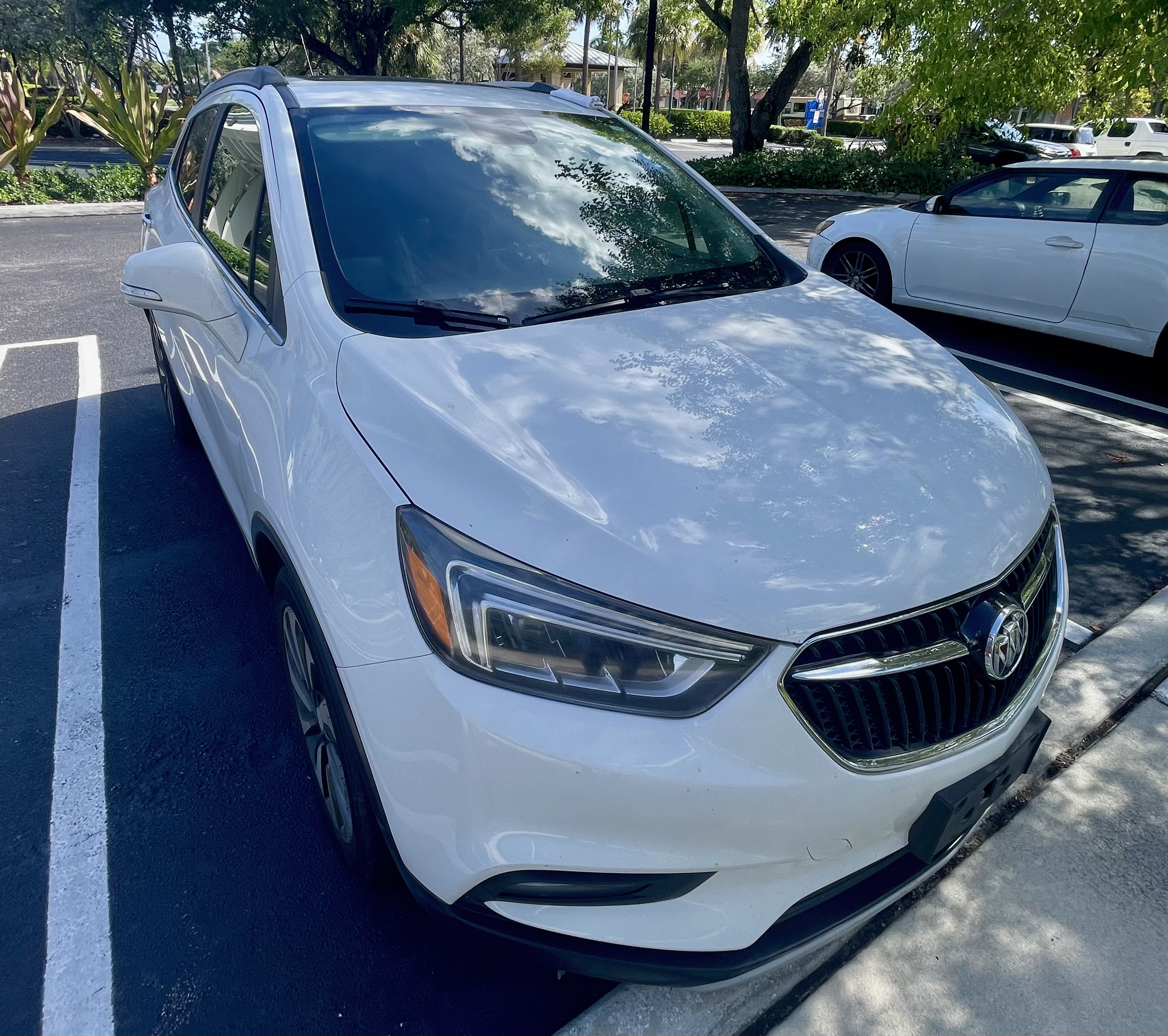 Used 2018 Buick Encore Essence FWD image 11