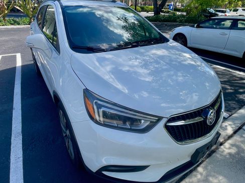 Used 2018 Buick Encore Essence FWD image 11