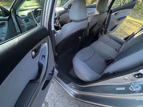 Used 2012 Hyundai Elantra GLS w/ Preferred Pkg 3 image 9