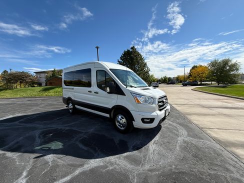 Used 2020 Ford Transit 150 XLT image 9