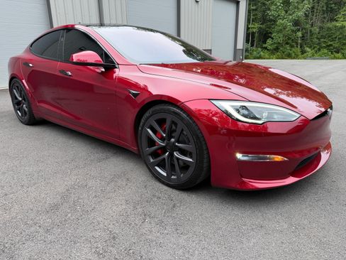 Used 2023 Tesla Model S Plaid AWD/4WD image 2